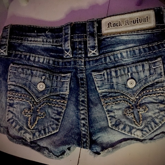 Rock revival Jean booty shorts - Picture 2 of 4